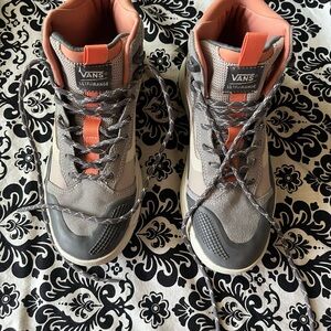 Vans Women's Ultrarange EXO HI Gore-Tex MTE-2 Hiking Shoes